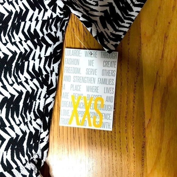 Beautiful LuLaRoe Amelia Dress - Picture 5 of 10